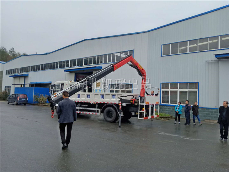 來安計(jì)量所領(lǐng)導(dǎo)檢驗(yàn)吊臂性能 來安計(jì)量所領(lǐng)導(dǎo)檢驗(yàn)吊臂性能