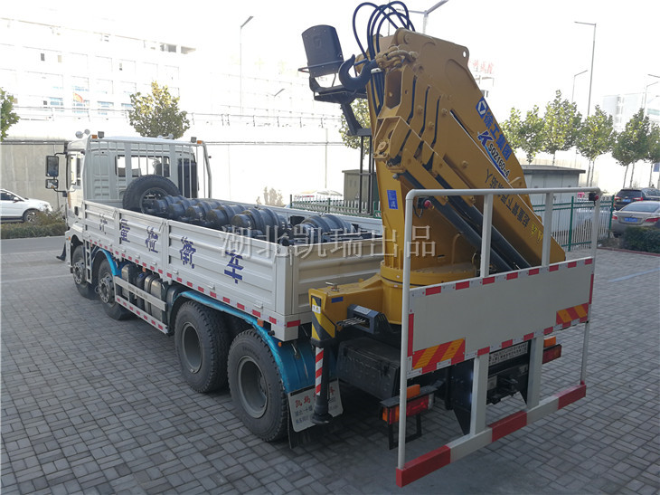 DWJ5311JJHD5型計(jì)量檢衡車砝碼裝載完畢等待檢驗(yàn) DWJ5311JJHD5型計(jì)量檢衡車砝碼裝載完畢等待檢驗(yàn)