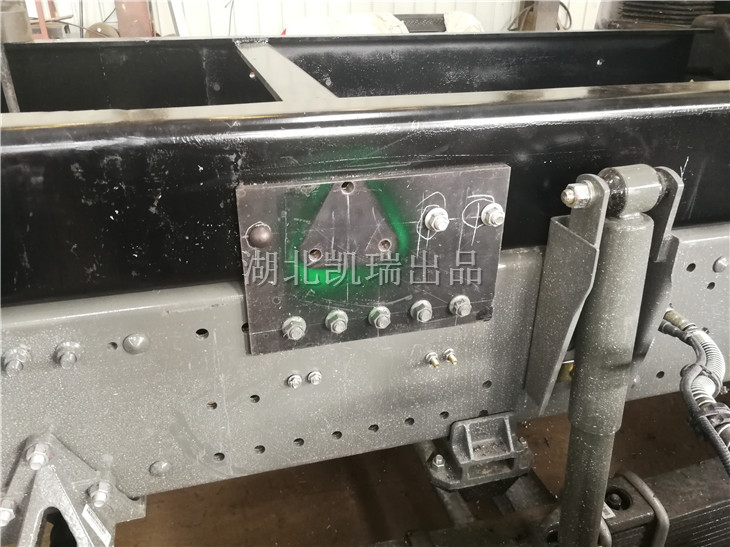 檢衡車專用底盤副車架擋泥板孔位 檢衡車專用底盤副車架擋泥板孔位