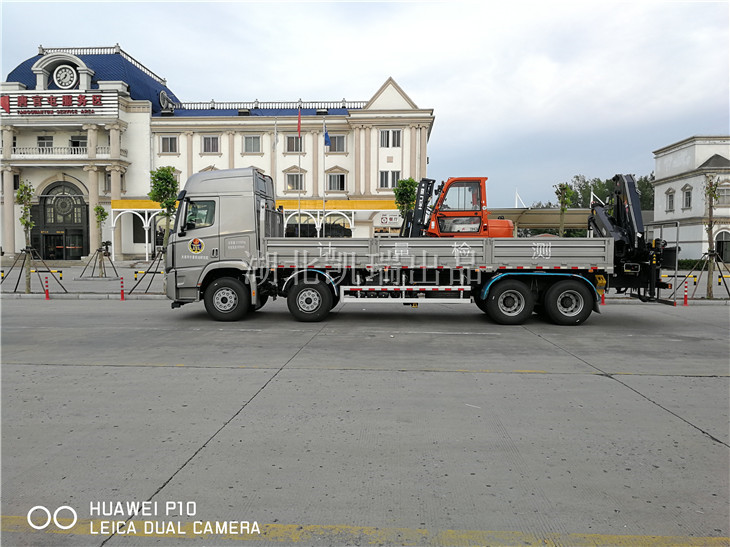 現(xiàn)代底盤31噸計(jì)量檢衡車側(cè)面圖 現(xiàn)代底盤31噸計(jì)量檢衡車側(cè)面圖