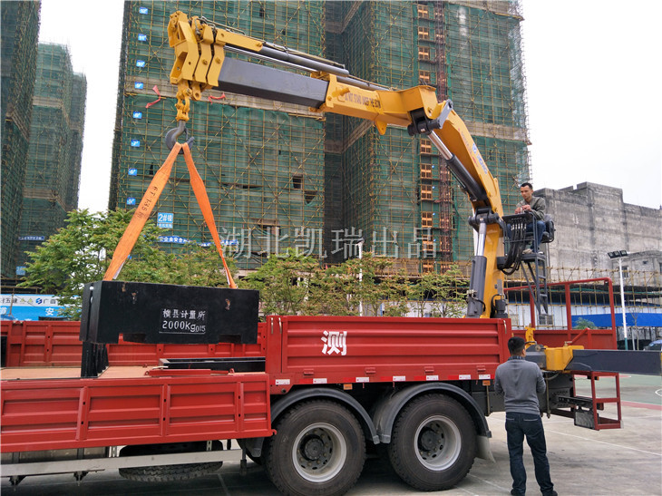 帶高空座椅起重機吊運砝碼 帶高空座椅起重機吊運砝碼