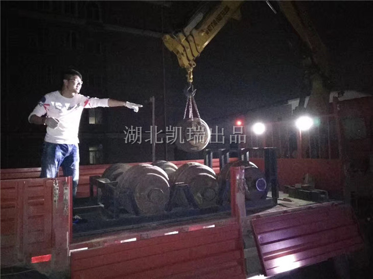 夜間檢測(cè)汽車衡照明燈效果 夜間檢測(cè)汽車衡照明燈效果