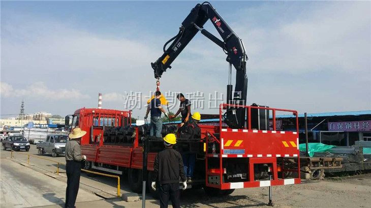 計(jì)量檢衡車尾部操作平臺(tái) 計(jì)量檢衡車尾部操作平臺(tái)