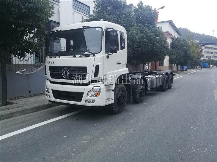 計(jì)量檢衡車(chē)專用底盤(pán)加固完成 計(jì)量檢衡車(chē)專用底盤(pán)加固完成