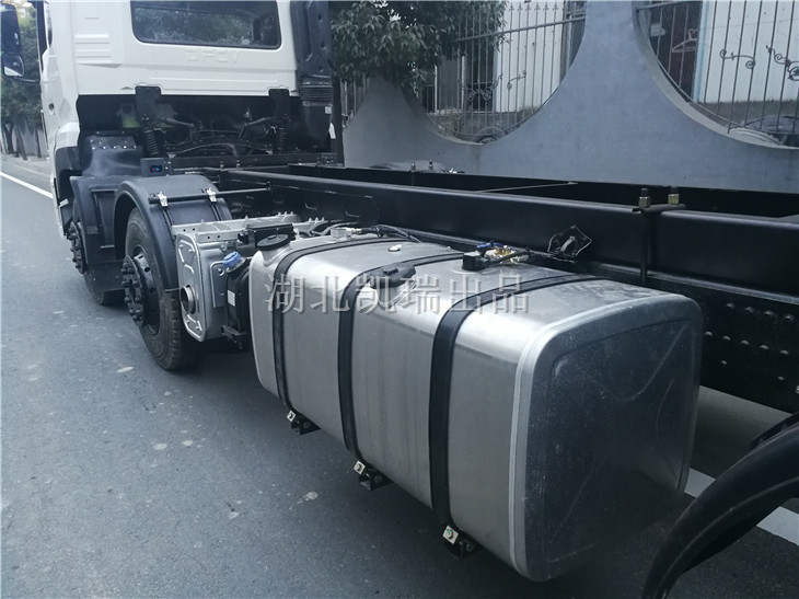 檢衡車(chē)配置雙腔油箱 檢衡車(chē)配置雙腔油箱